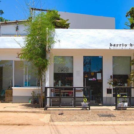 Hometel Barrio House Mactan 麦克坦 外观 照片