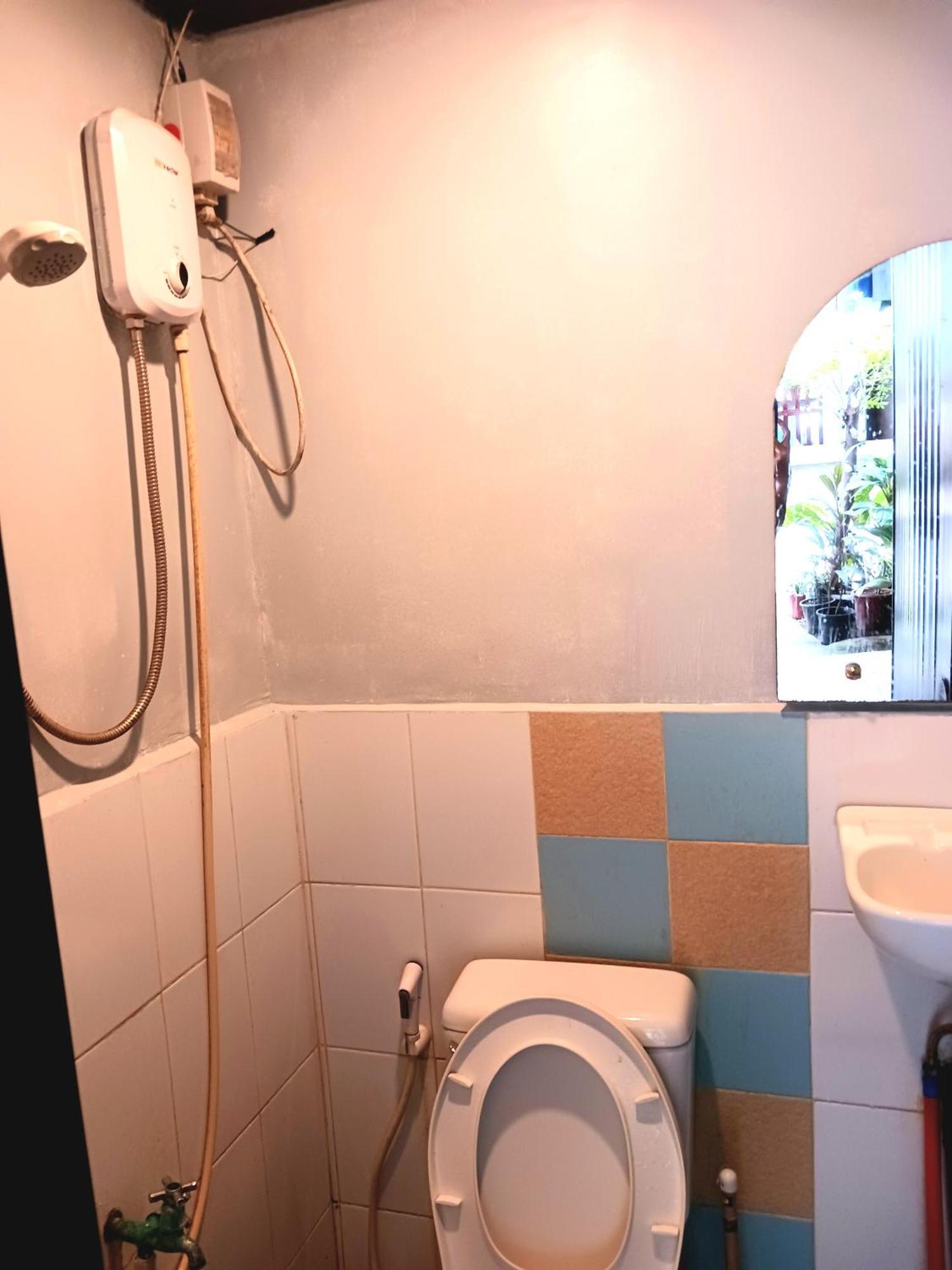 Hometel Barrio House Mactan 麦克坦 外观 照片