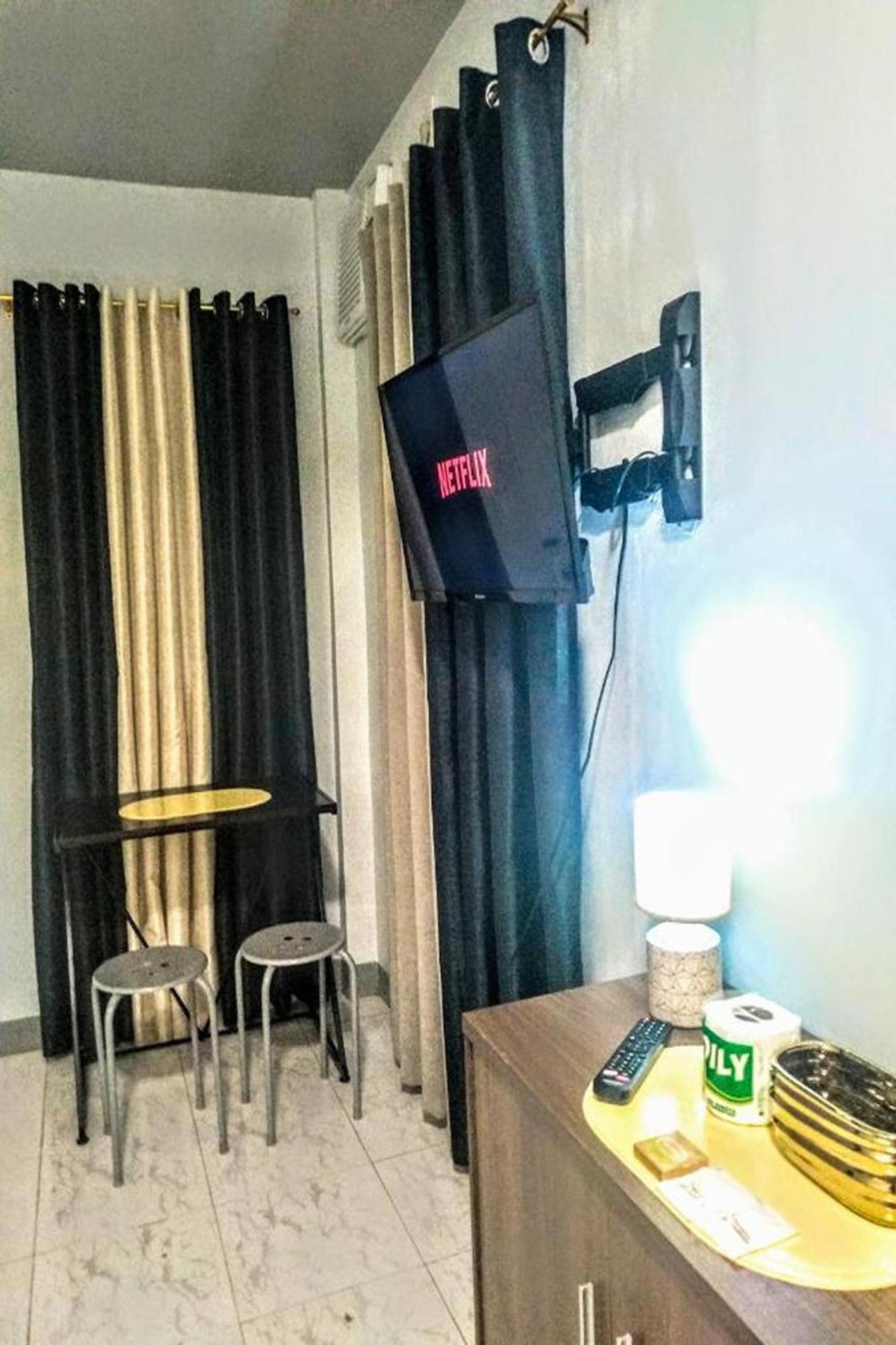 Hometel Barrio House Mactan 麦克坦 外观 照片